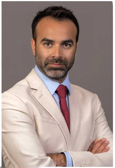 Dr. Alberto Zarak - Headshot - 1